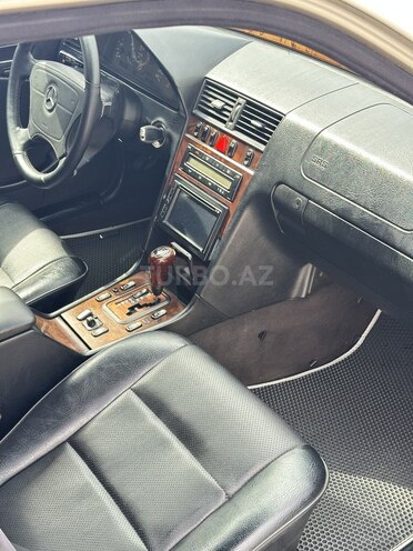 Mercedes C 240-18
