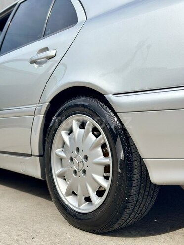Mercedes C 240-16