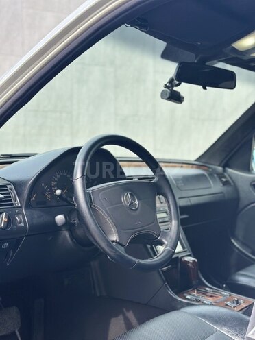 Mercedes C 240-13