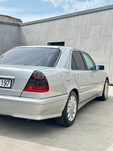 Mercedes C 240-12