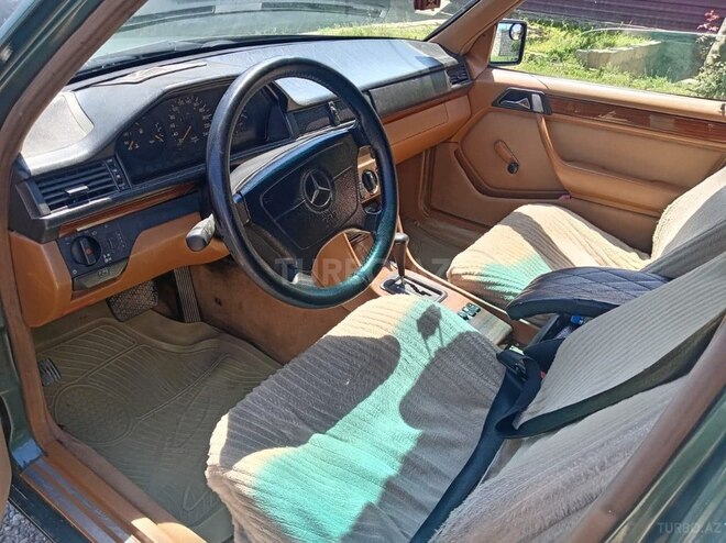 Mercedes 300 D-6