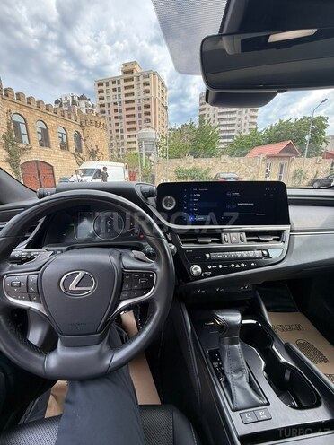 Lexus ES 300h-7