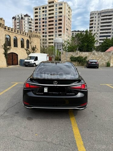 Lexus ES 300h-4