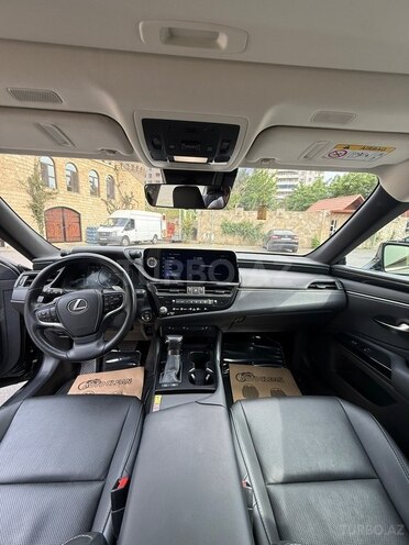 Lexus ES 300h-8