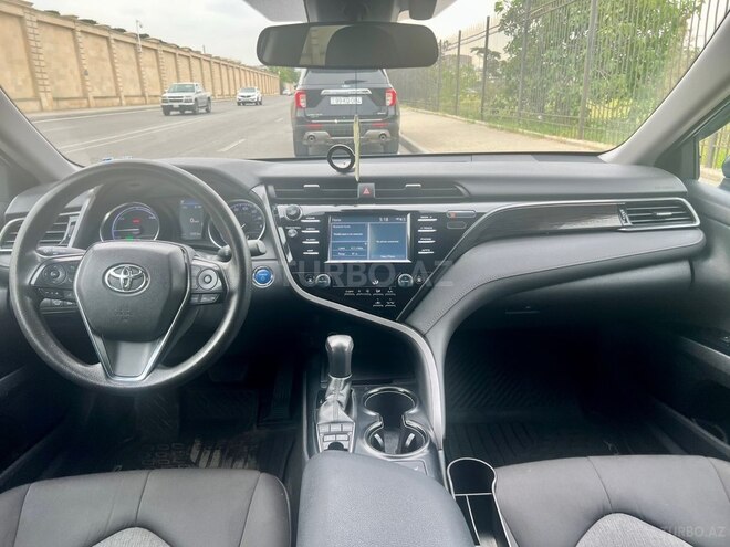 Toyota Camry-5