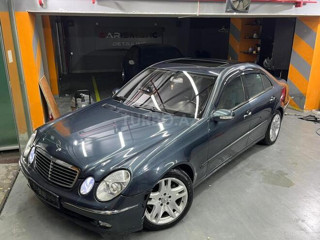 Mercedes E 270-12