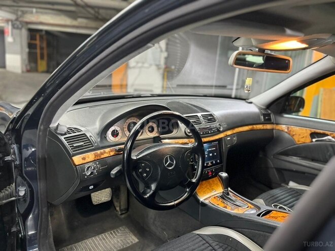 Mercedes E 270-10