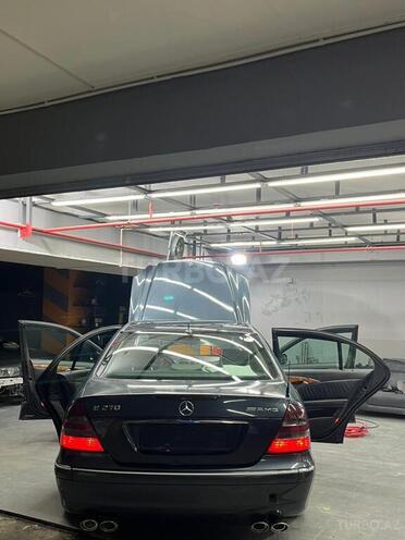 Mercedes E 270-16