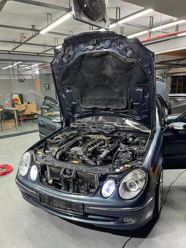Mercedes E 270-17