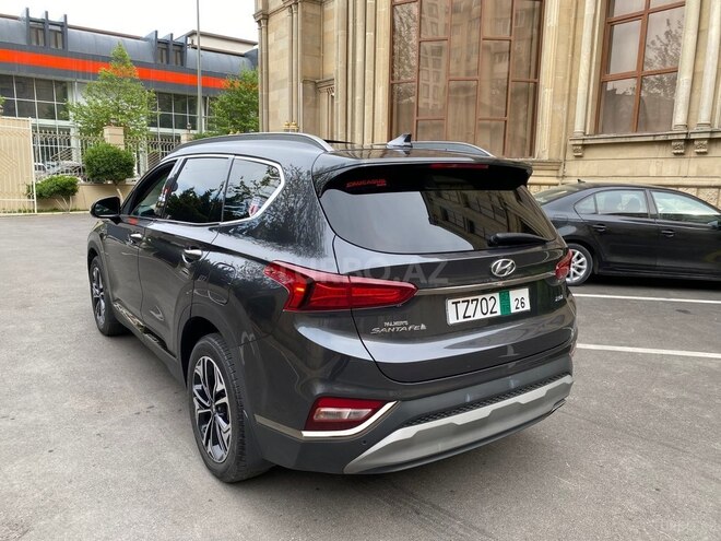 Hyundai Santa Fe-5