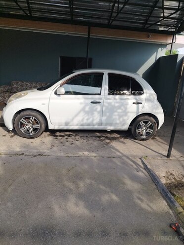 Nissan March-4