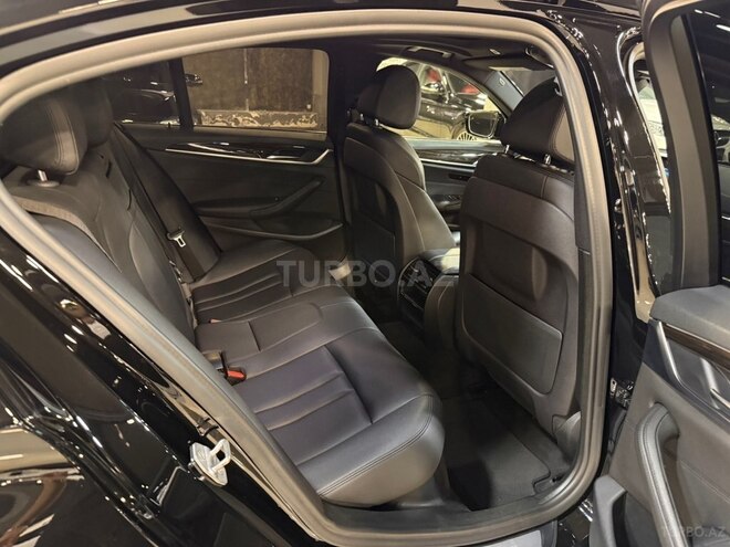 BMW 530e-11