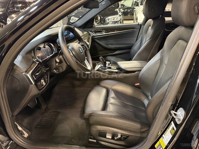 BMW 530e-13