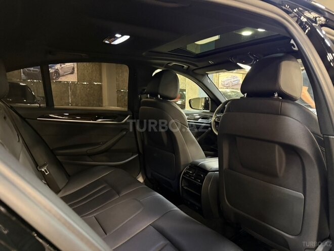 BMW 530e-10