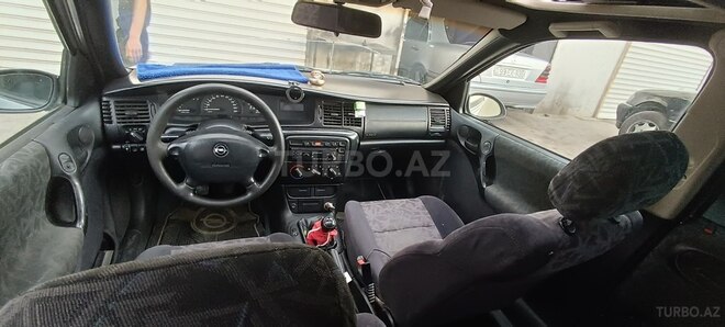 Opel Vectra-2