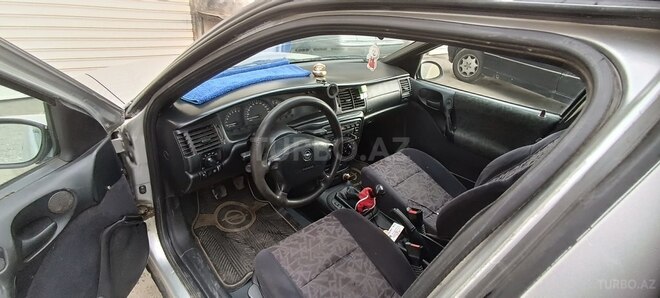 Opel Vectra-4
