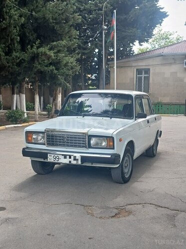 LADA (VAZ) 2107-1