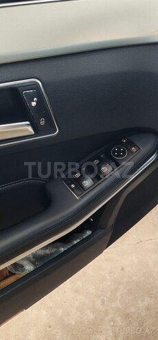Mercedes E 200-5