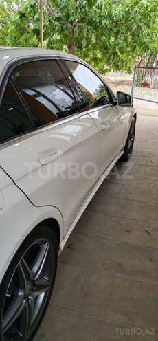 Mercedes E 200-8