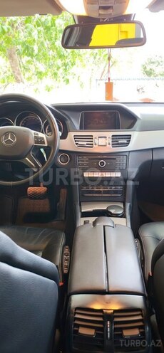 Mercedes E 200-4