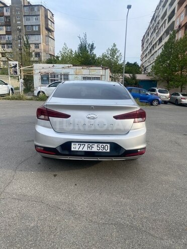 Hyundai Elantra-2