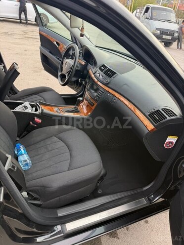 Mercedes E 220-12