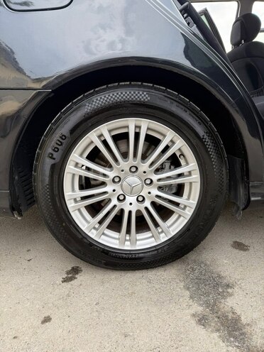Mercedes E 220-13