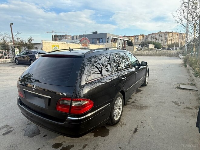 Mercedes E 220-10
