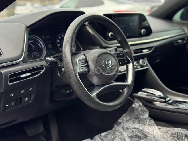 Hyundai Sonata-25