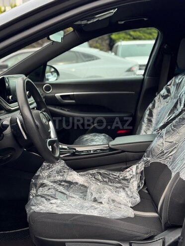 Hyundai Sonata-26