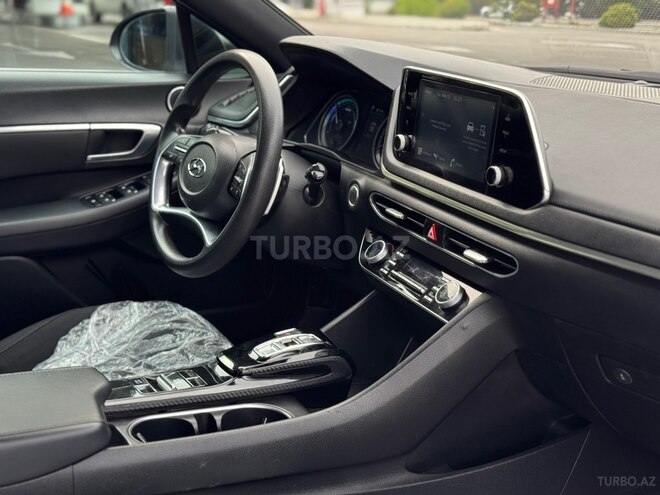 Hyundai Sonata-24