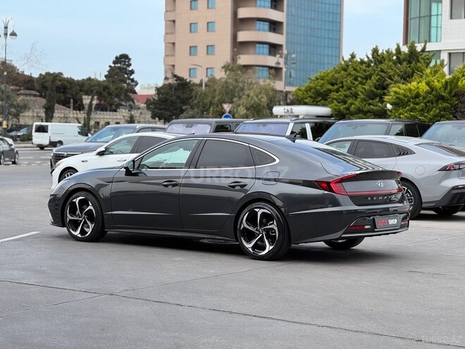 Hyundai Sonata-13