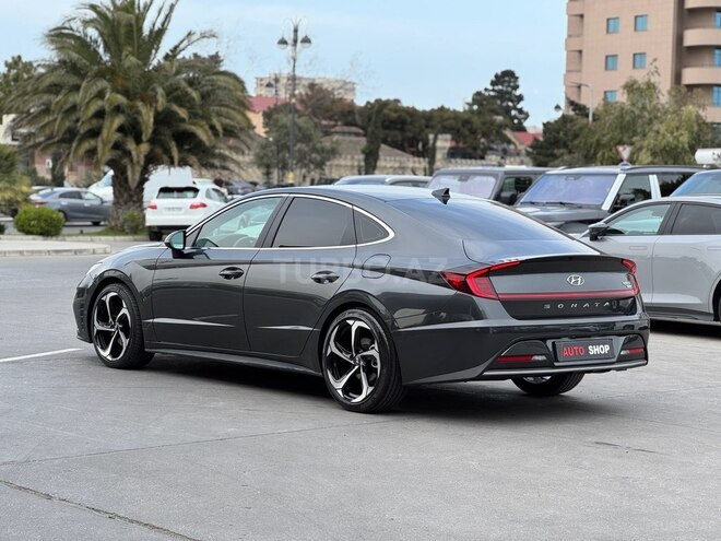 Hyundai Sonata-12
