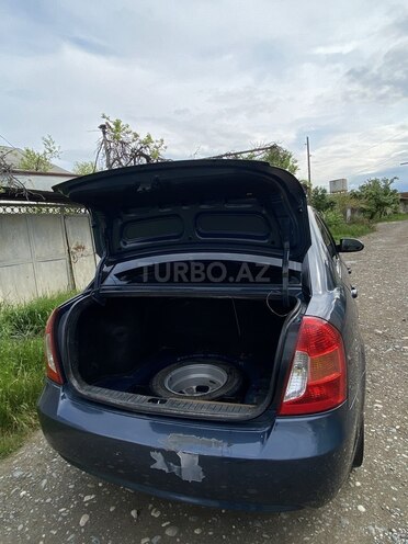 Hyundai Accent-4