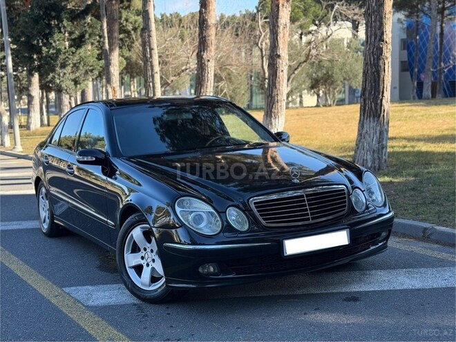 Mercedes E 240-1