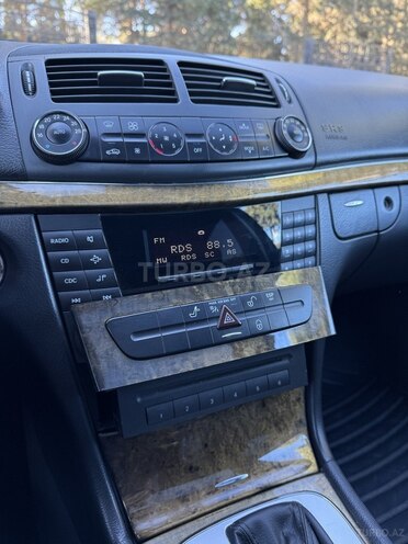 Mercedes E 240-7