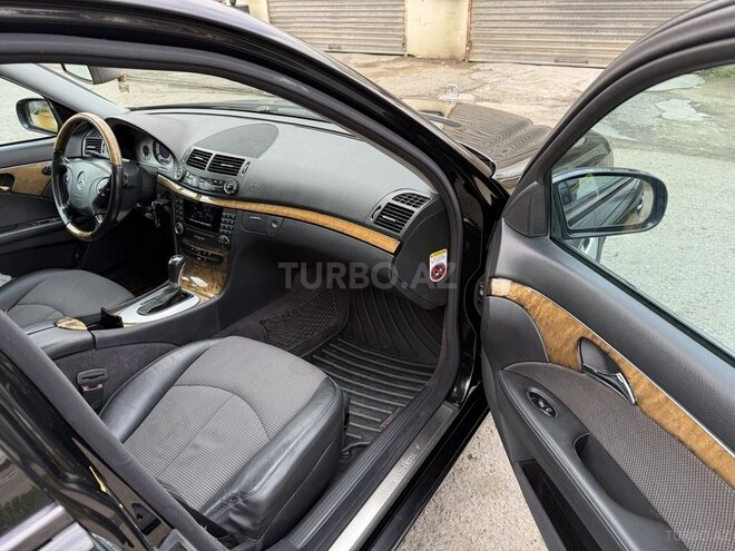 Mercedes E 240-10