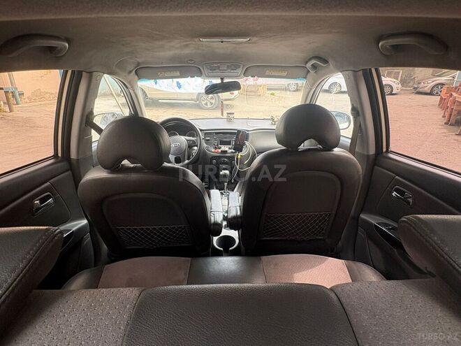 Kia Rio-4