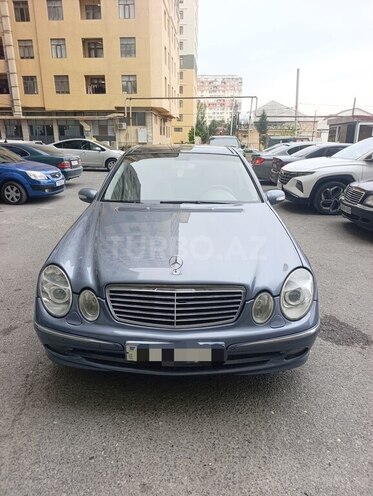 Mercedes E 200-1