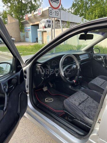 Opel Vectra-13