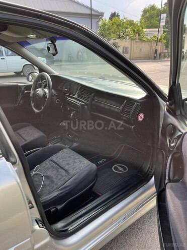 Opel Vectra-15