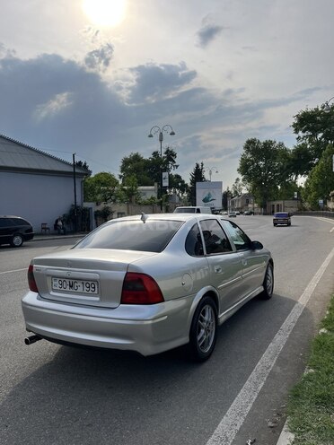 Opel Vectra-8