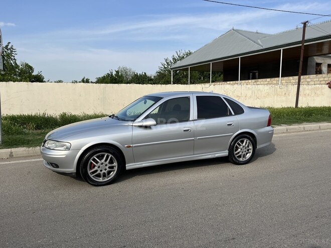 Opel Vectra-12