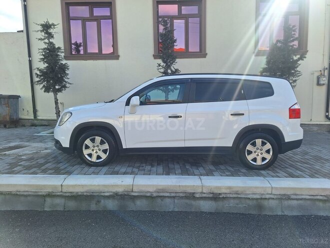 Chevrolet Orlando-3