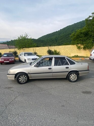 Opel Vectra-6