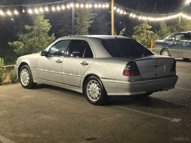 Mercedes C 240-13