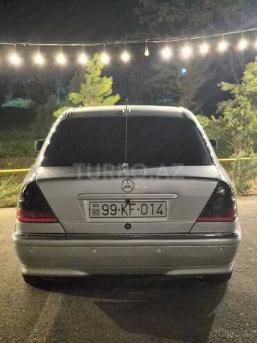 Mercedes C 240-11