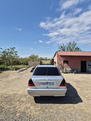 Mercedes C 240-12