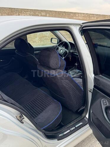 BMW 525-7