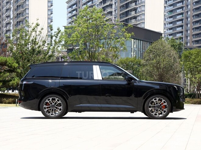 Lynk & Co 900-4